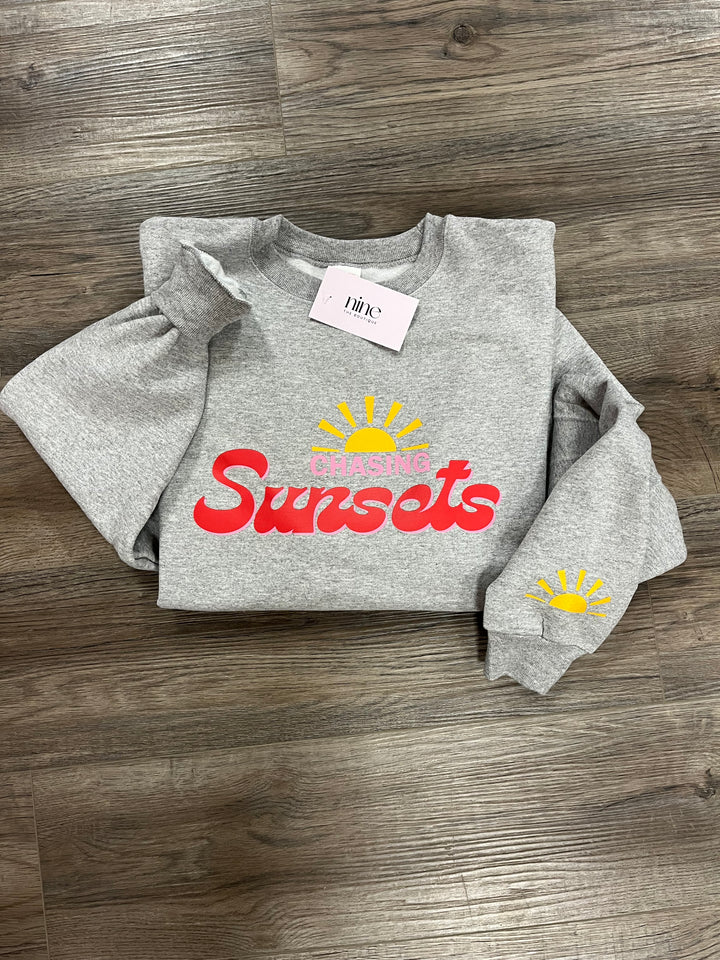 M - Chasing Sunsets Graphic Sweatshirt