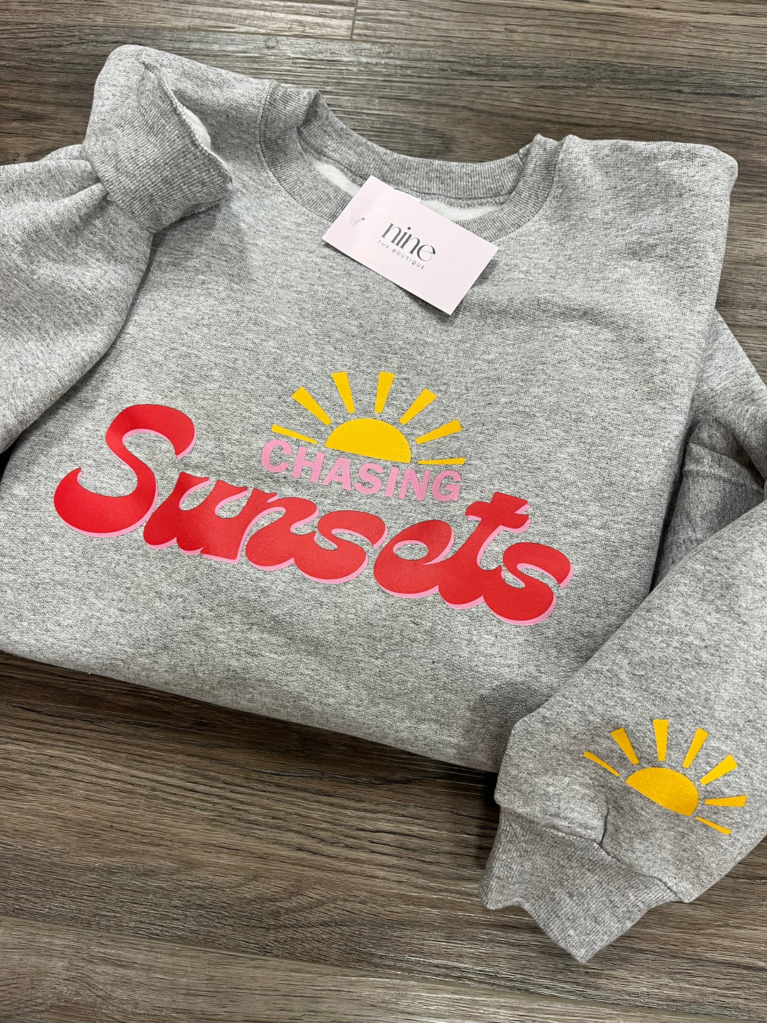 Chasing sunsets graphic sweatshirt