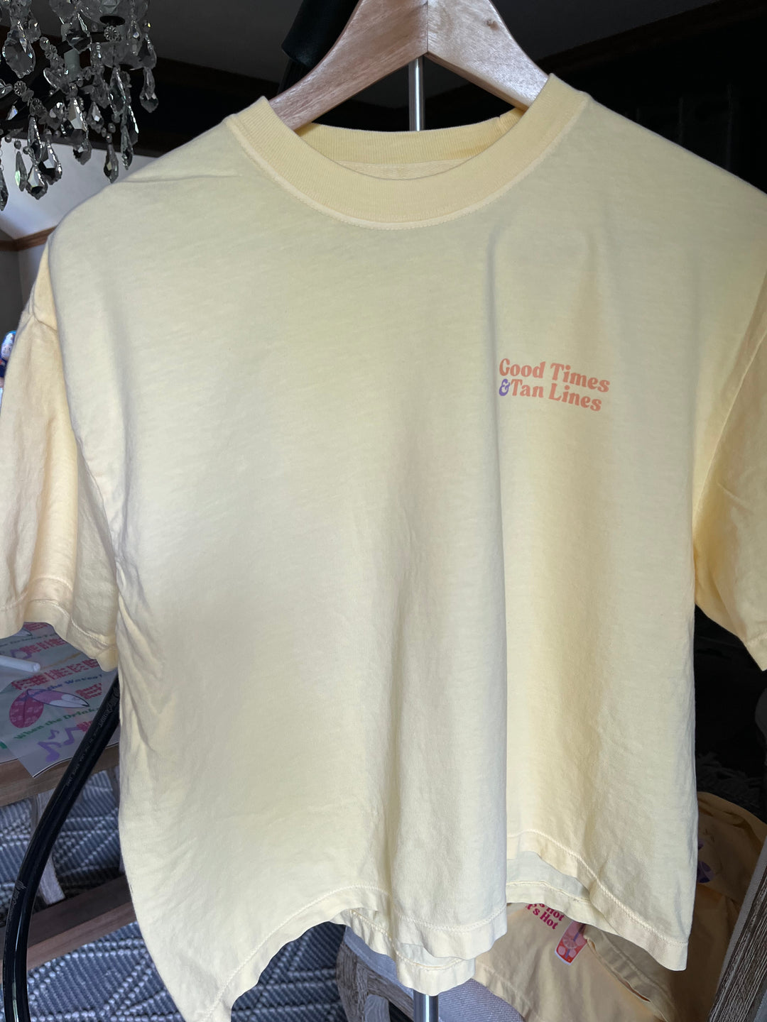 Tropic Like It’s Hot Graphic Cropped Tee