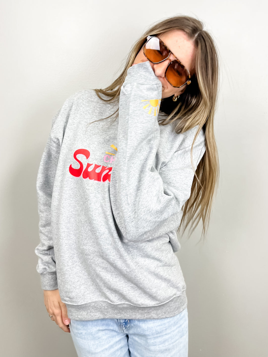 M - Chasing Sunsets Graphic Sweatshirt
