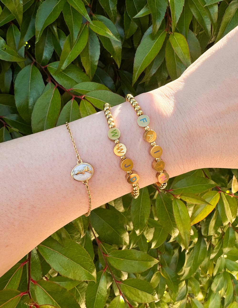 Gold WWJD Letter Bracelet