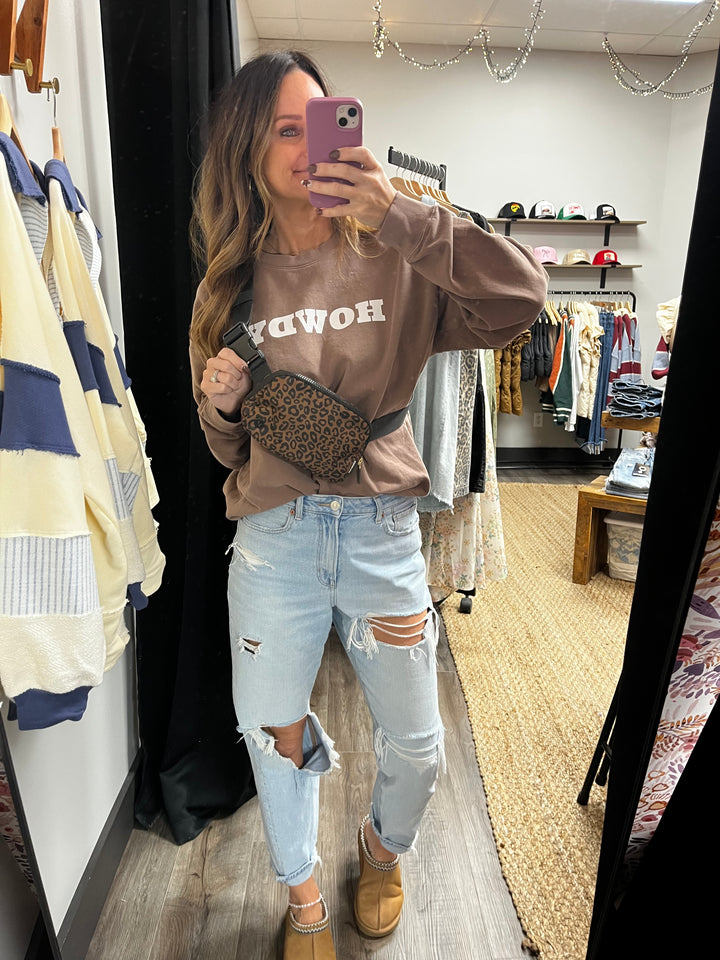 HOWDY Vintage Western Crewneck
