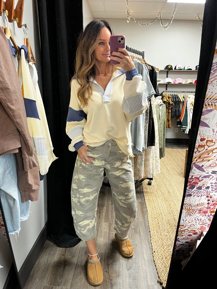 Ivory and navy colorblock oversized v-neck pullover with collar
