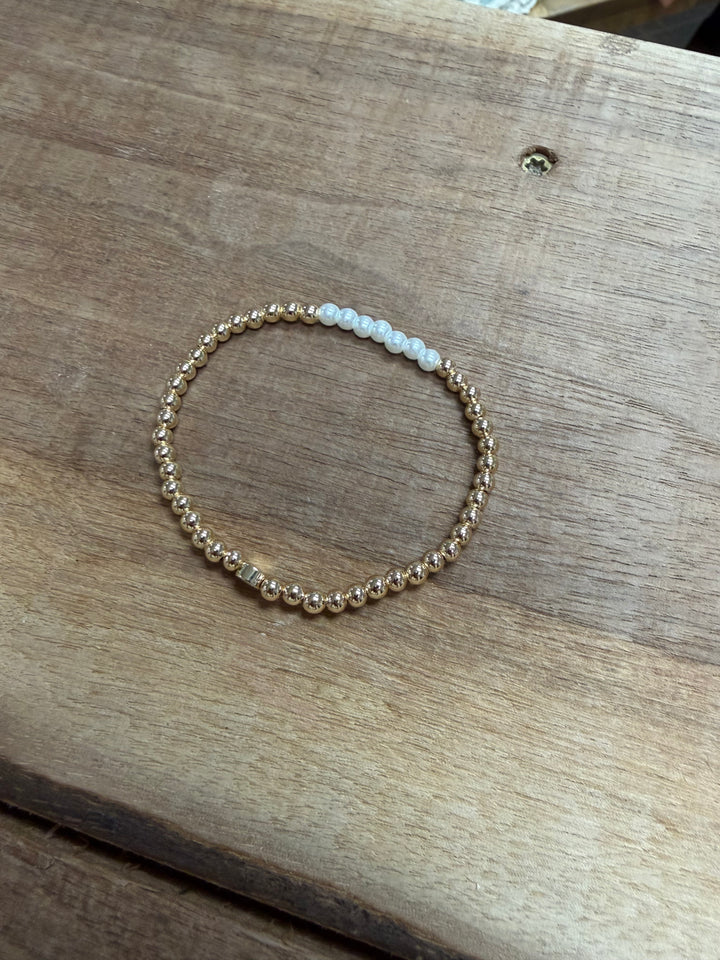 Pearl and Gold Beaded Bracelet