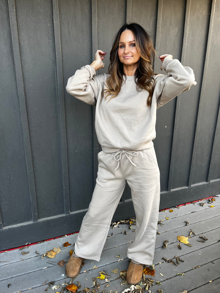 Cozy Fleece Pullover & Sweatpants Set