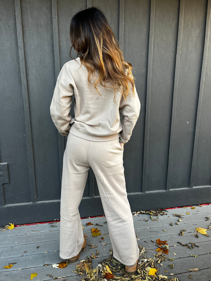 Cozy Fleece Pullover & Sweatpants Set
