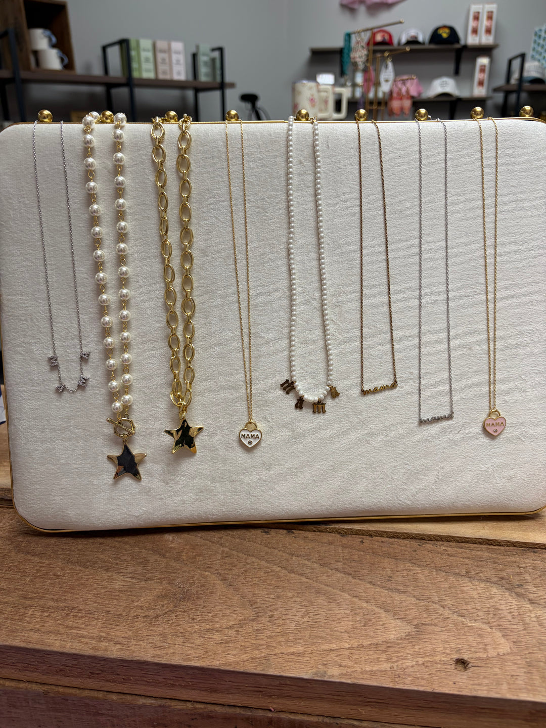 Molten Gold Star Pearl Necklace