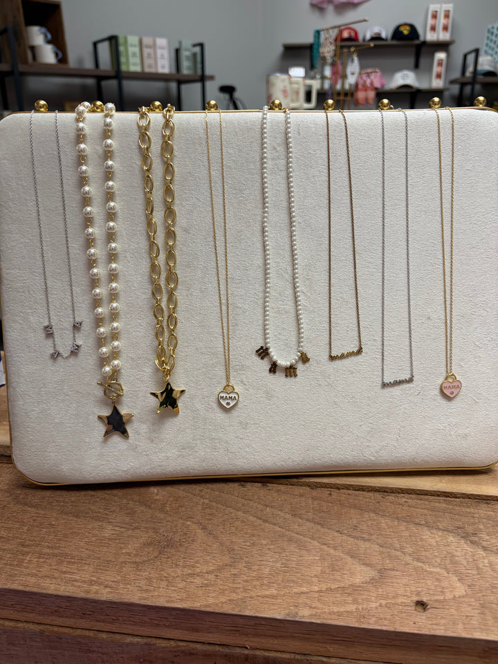 Molten Gold Star Pearl Necklace