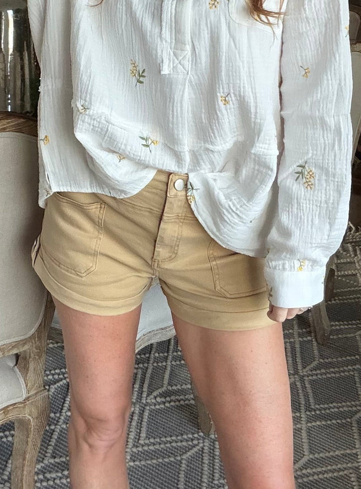 Tan cotton twill shorts with stretch and rolled cuff