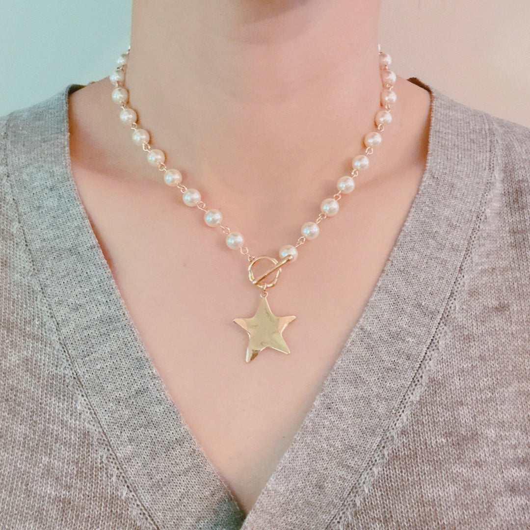 Molten Gold Star Pearl Necklace